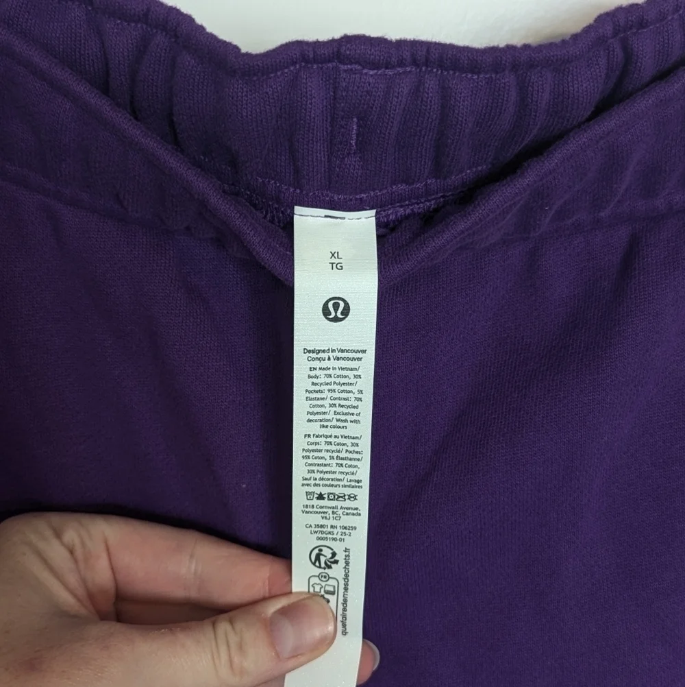 Lululemon NWT Scuba Mid Rise Oversized Shorts - College Purple sz XL